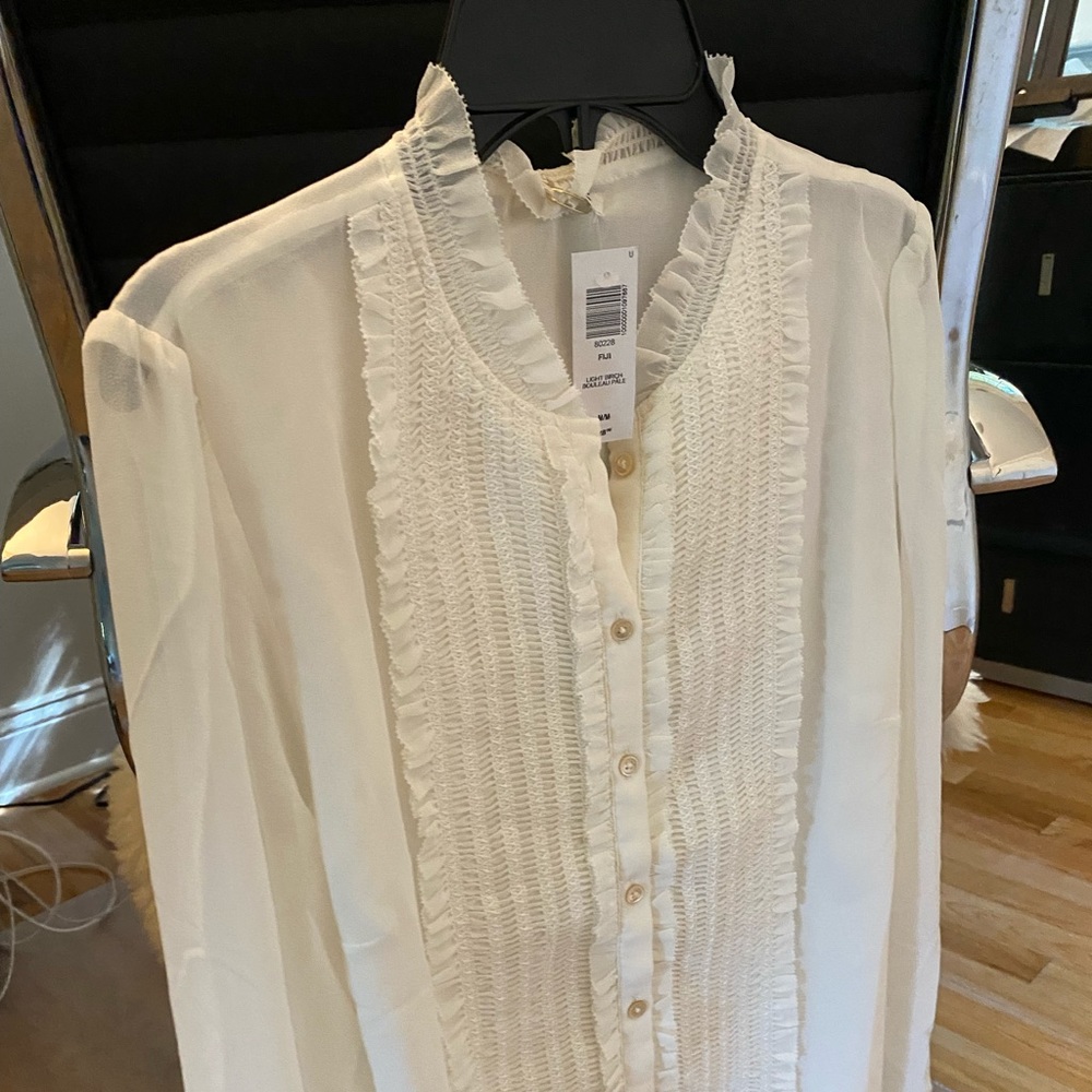 Aritzia Wilfred classic white blouse! Size M